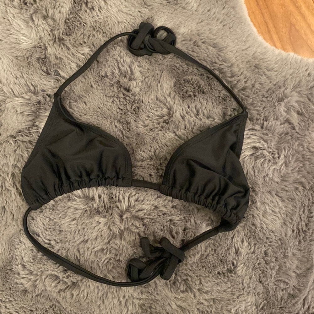 Black bikini top